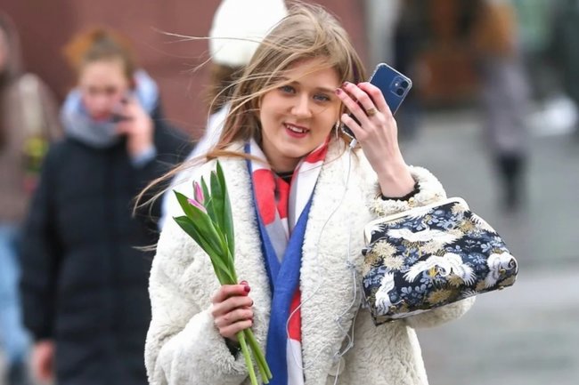 Погода ожидается ясной, настроение весны будет легко передать.