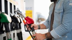 Летом все изменится: эксперты удивили водителей прогнозом цен на бензин