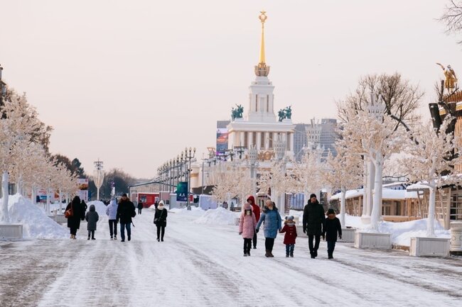 Зимняя Москва. Архивное тематическое фото, не прогнозируемая погода октября.