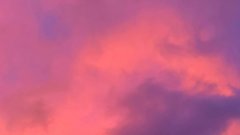 Метеоролог объяснил фиолетовое небо над Москвой