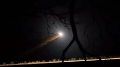 Иран впервые испытал противокорабельную ракету над американским авианосцем