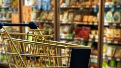 Юрист Илья Русяев объяснил, законно ли пробовать продукты в магазине до их покупки