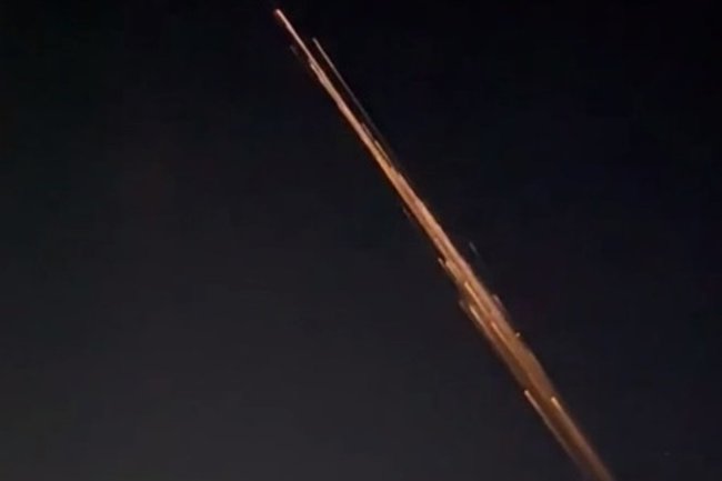Жителей Хабаровска испугал «метеорит» в ночном небе