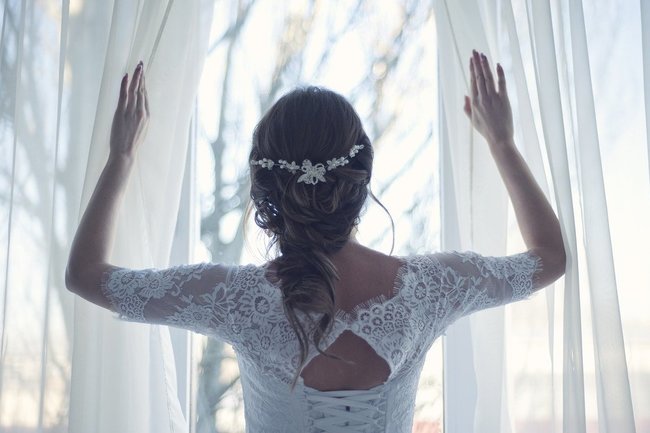 Ощущаю себя счастливой: уставшая от одиночества женщина вышла замуж за себя