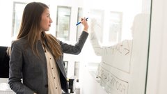 Роструд: Работодатели не обязаны осуществлять выплату 13-й зарплаты