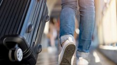 Британский турист устроил драку с таксистами в аэропорту курорта