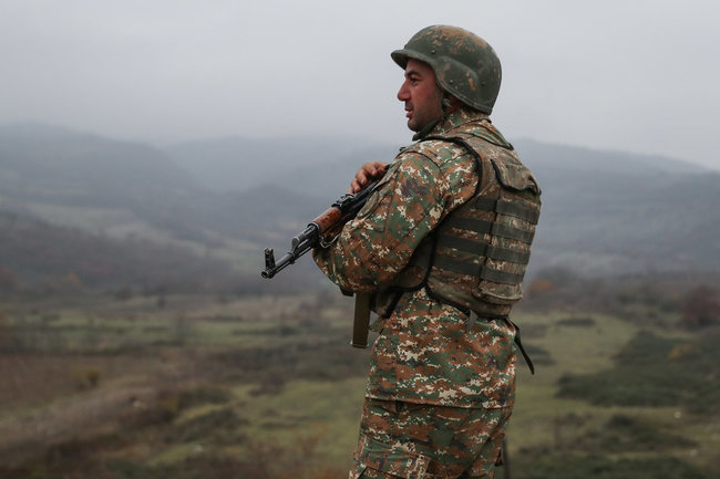 В Карабахе снова начались военные действия