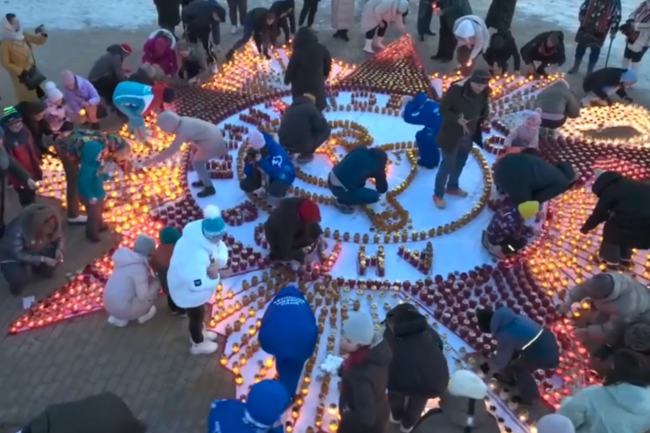 Ямальцы выложили в память о солдатах ВОВ орден из свечей и лампад