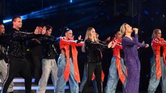 Определены танцоры, кто останется с Булановой в команде