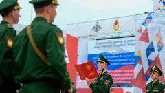 Кремль прокомментировал слухи об увеличении срока службы в армии до 2 лет