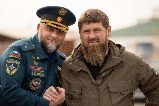Песков заявил, что Кремль не будет вмешиваться в ситуацию с задержанием главы МЧС Чечни