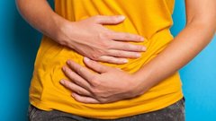 Молодая женщина, перенесшая рак кишечника, назвала три ключевых симптома