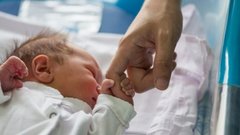 Врачи из Оренбурга провели уникальную операцию на новорожденном с редким заболеванием