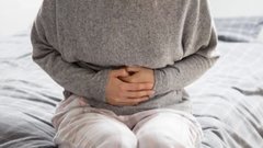 Нутрициолог Анна Демина объяснила, как избавиться от тяжести после приема пищи