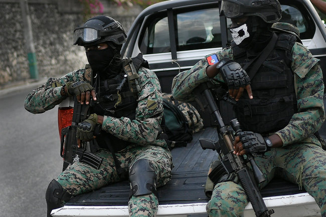 Гаити полиция армия 