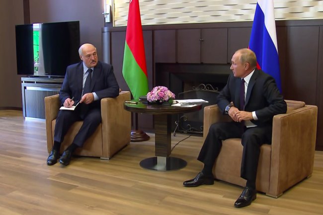 Невзоров сравнил визит Лукашенко со стриптизом для Путина