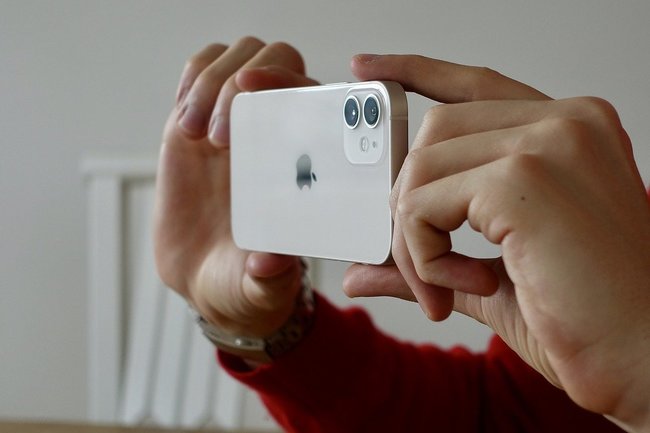 20 миллионов долларов выплатит Apple владельцам iPhone 4S