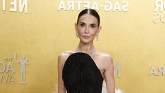 63-летняя Деми Мур шокировала поклонников своей худобой на важной премии
