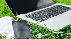 Эксперт счел глупостью слухи о полном отключении России от глобального интернета