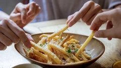 Кардиолог Елизавета Скородумова рассказала о продуктах, повышающих вероятность внезапной смерти