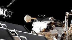 Космический корабль с экипажем из России и США успешно вышел на орбиту