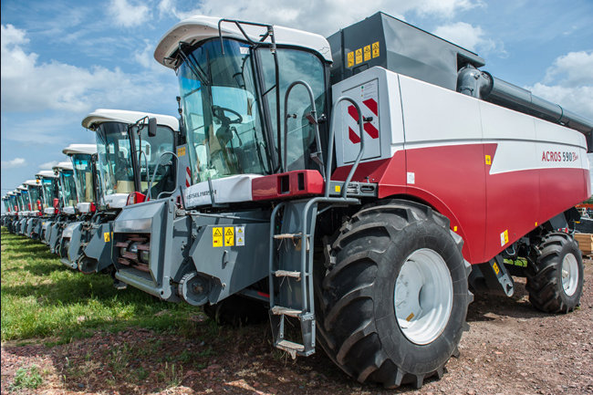 тонар росагролизинг. боронование пастбищ. комбайны росагролизинг. брянсксельмаш комбайны. Claas tucano 580.