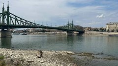 В Венгрии из-за энергокризиса предприятия отключают светoвые вывески