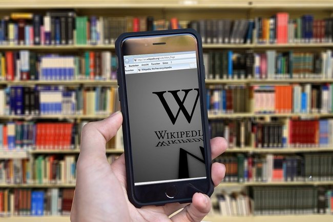 Создатель «Википедии» обвинил свой ресурс в левой цензуре