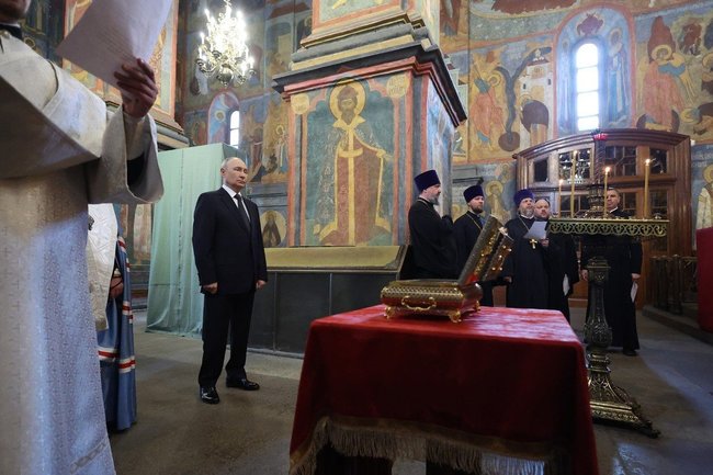 Владимир Путин в храме