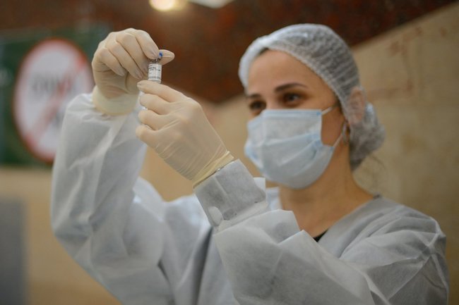 В Майкопе продолжает работать мобильный пункт вакцинации в ДК«Гигант»
