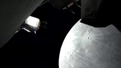 NASA показало снимыки Луны с беспрецедентно близкого расстояния