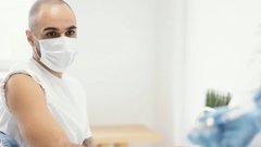 Онколог Черемушкин объяснил, на каких стадиях рака возможно применение вакцины