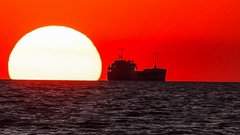 Иранский сухогруз сел на мель в Каспийском море