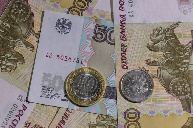 Эксперты оценили выполнимость идеи повышения МРОТ до 30 тысяч рублей