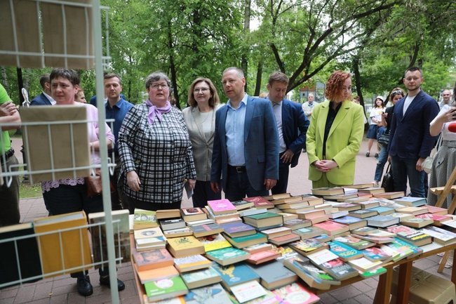 Губернатор Михаил Евраев: Поможем Некрасовской библиотеке с оцифровкой фондов