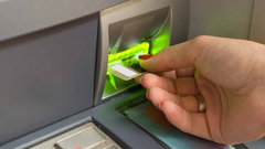 В РФ резко сократилось количество банкоматов: почему