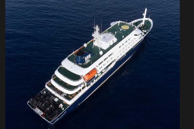 Круизный лайнер MV Hondius