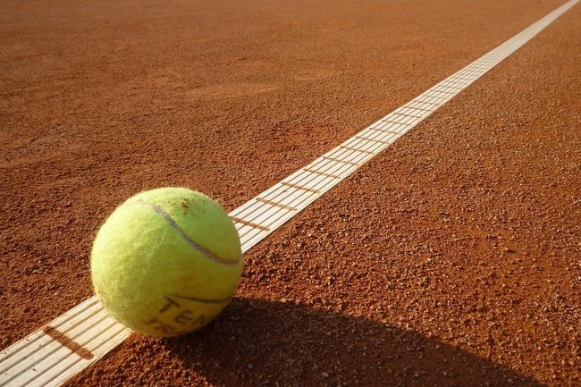 теннис корт мяч