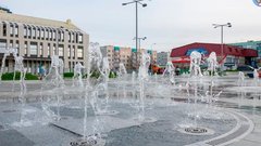 Безопасные способы охладиться в жару, избегая фонтанов