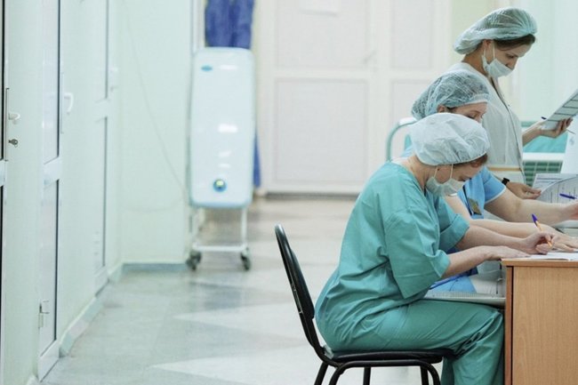 Более 15 тысяч сельских врачей получат новые соцвыплаты за март – Мурашко