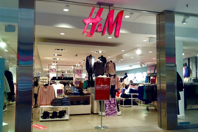 В омской «Меге» выстроилась толпа после открытия H&M