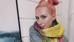 Известная российская блогерша после двух бокалов красного вина очнулась в туалете