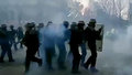Париж митинг полиция газ