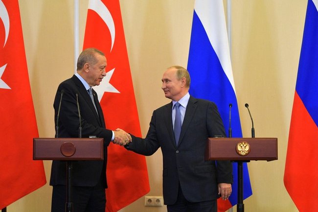Политолог объяснил, почему разногласия по Крыму не мешают Путину с Эрдоганом