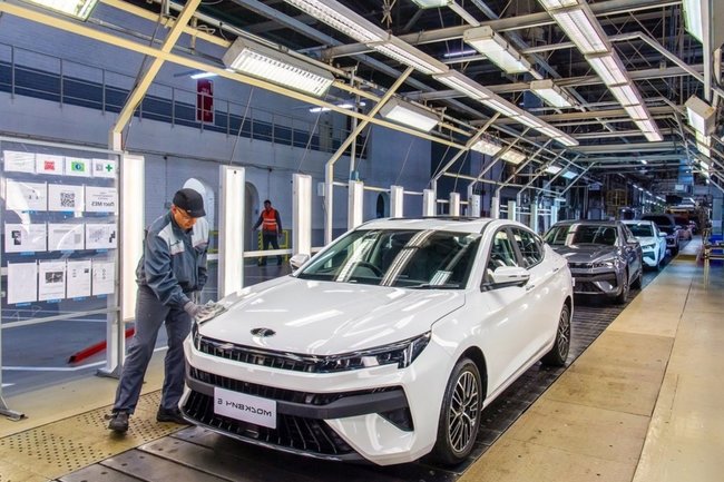 На заводе в Москве стартовала серийная сборка седана «Москвич 6»