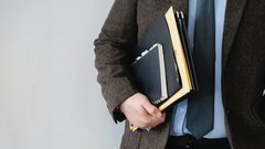 HH.ru представил список профессий с самыми высокими медианными доходами в России