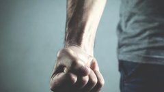 В Оренбурге дядя избил своего племянника за плохие навыки чтения