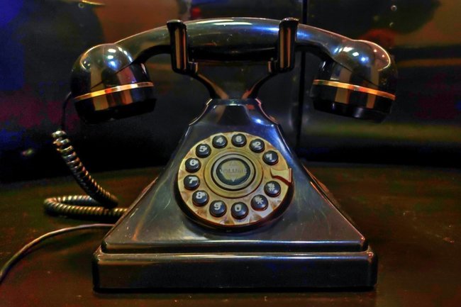 старинный телефон