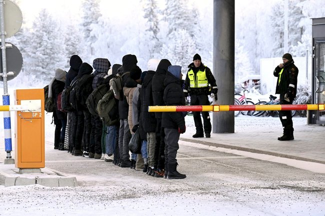 Сотни беженцев скопились на финской границе со стороны РФ