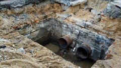 В Тюмени обнаружен склеп небесного хранителя после прорыва трубы
